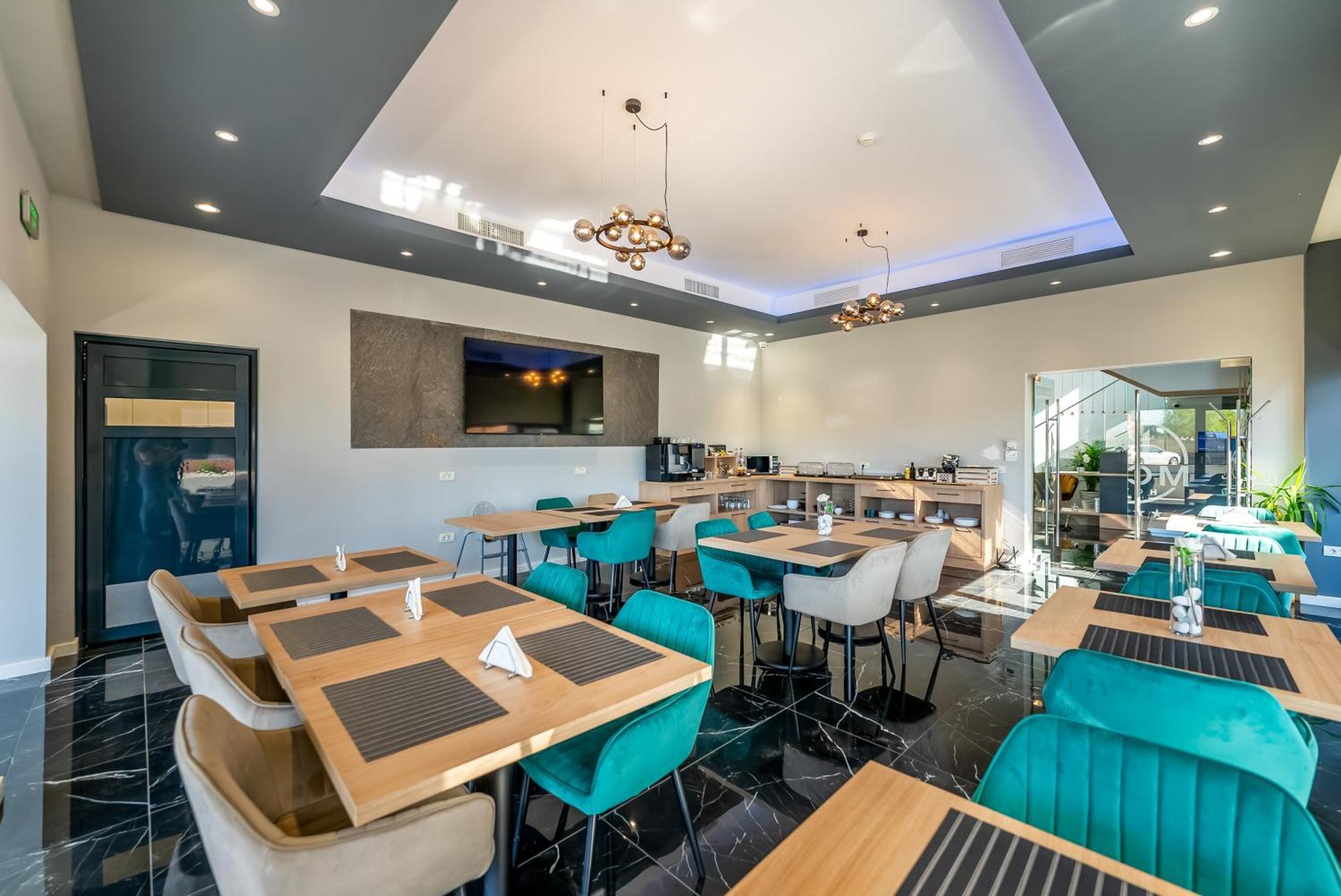M City Aparthotel Arad Ngoại thất bức ảnh