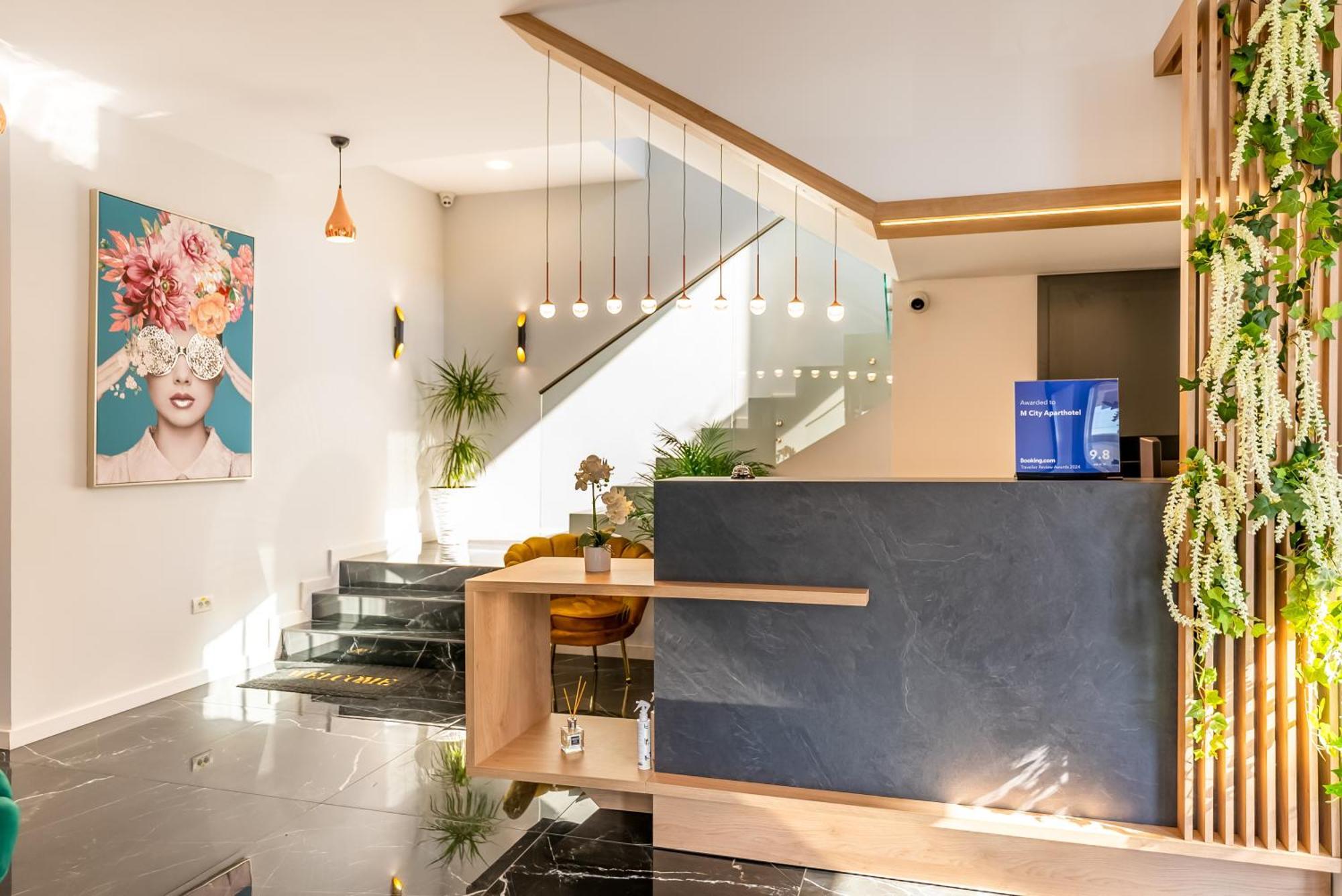 M City Aparthotel Arad Ngoại thất bức ảnh