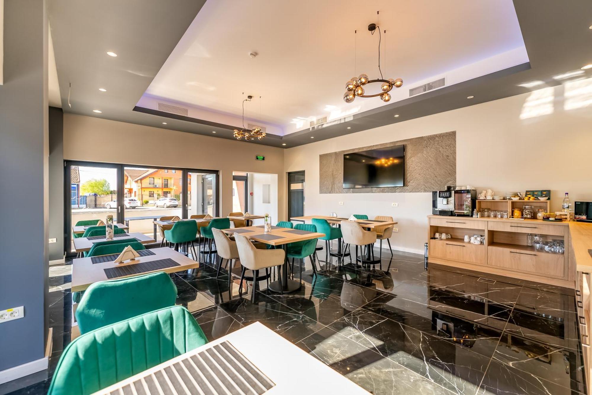 M City Aparthotel Arad Ngoại thất bức ảnh