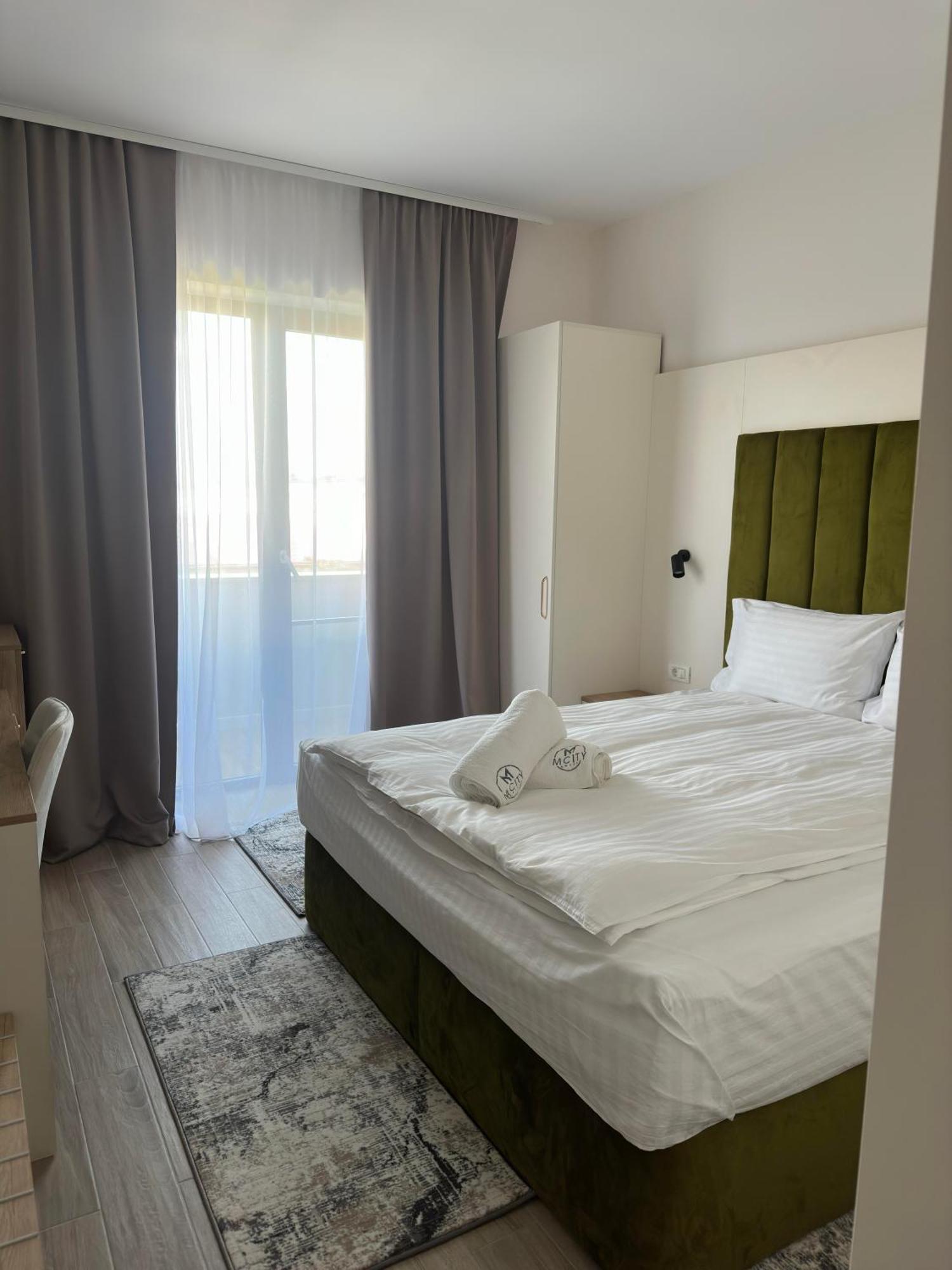 M City Aparthotel Arad Ngoại thất bức ảnh